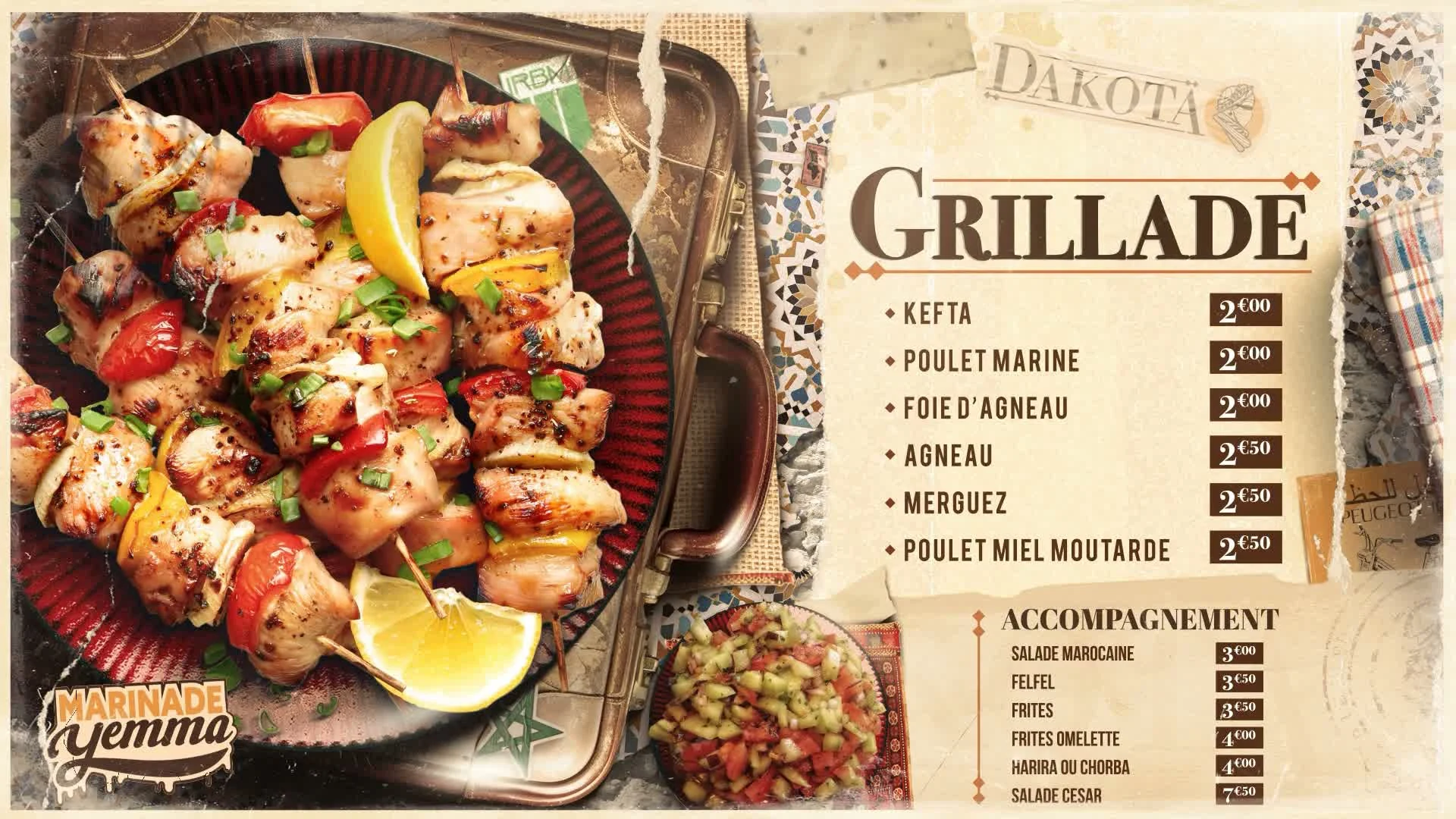 Brochettes de poulet grillées avec tomates, poivrons et citron