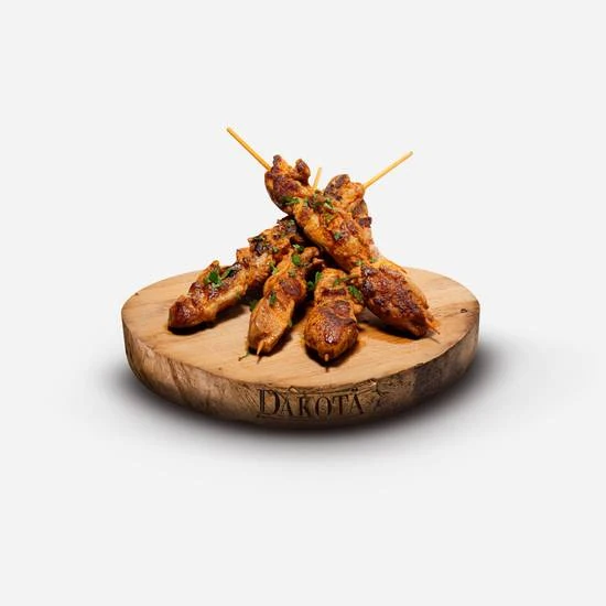 Les brochettes de poulet mariné